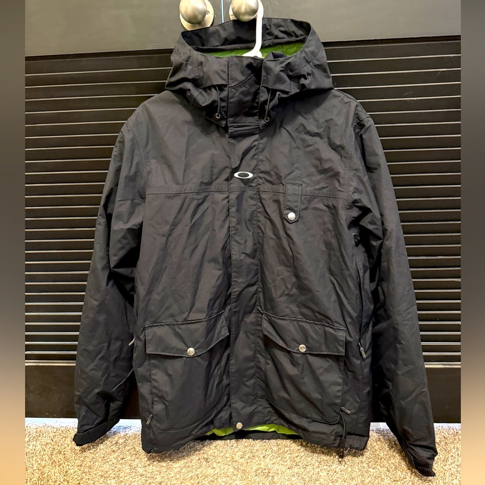 Oakley Snowboard/ski jacket (medium)